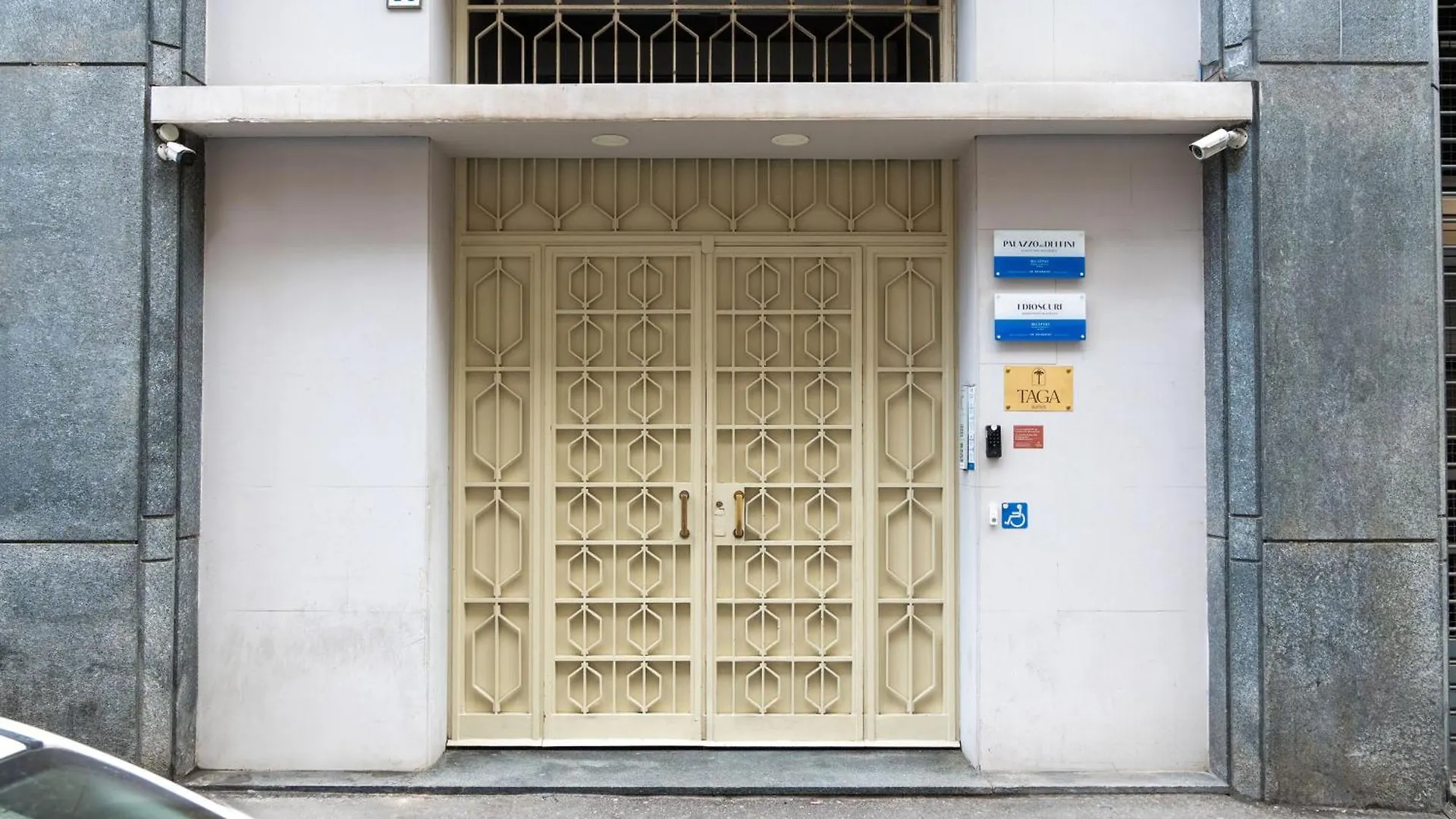 Residence Palazzo Dei Delfini By Receptio CTA Apartamento