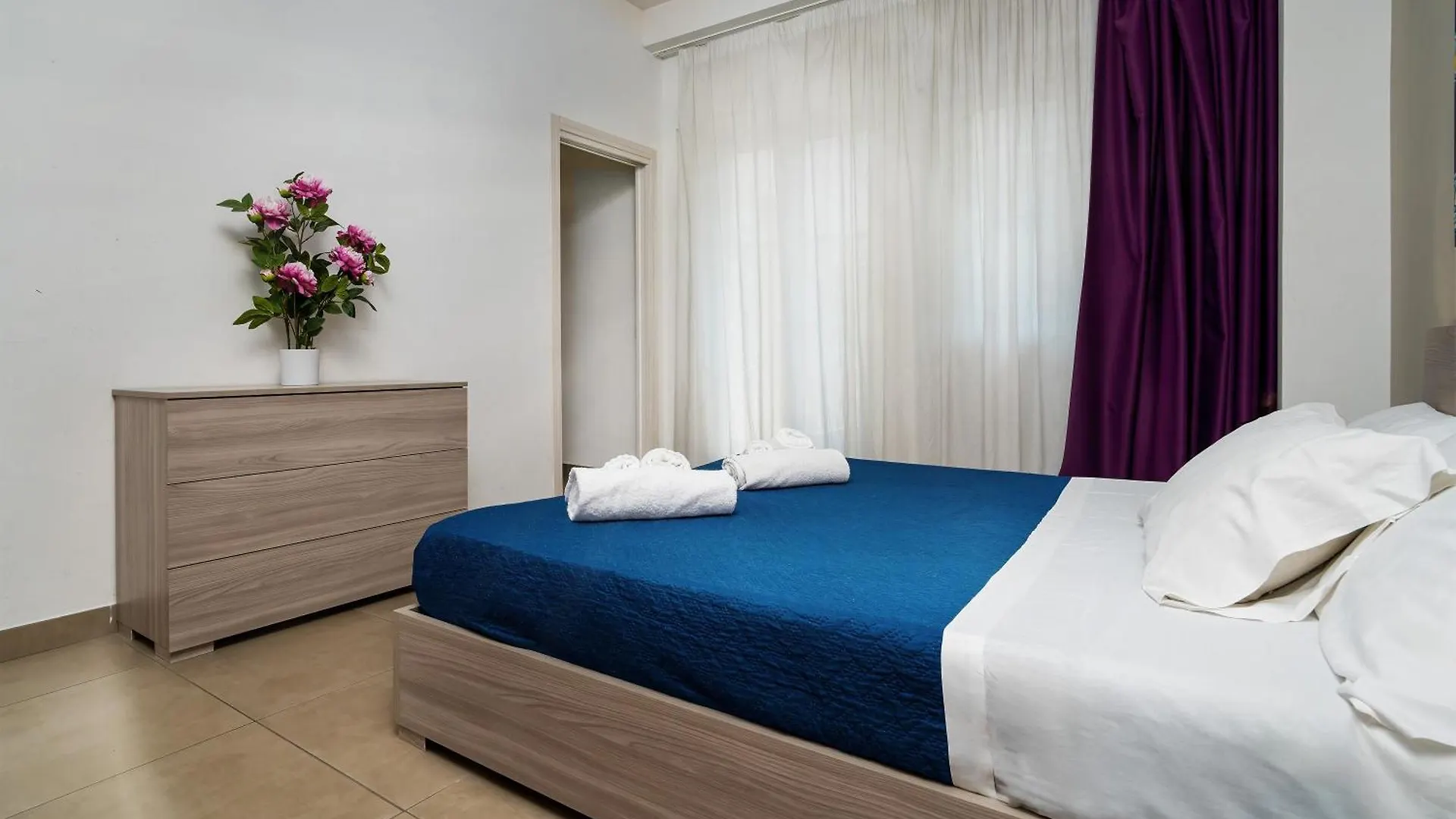 Residence Palazzo Dei Delfini By Receptio Catania Apartman