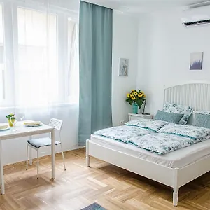 Harrison , Budapest Magyarország