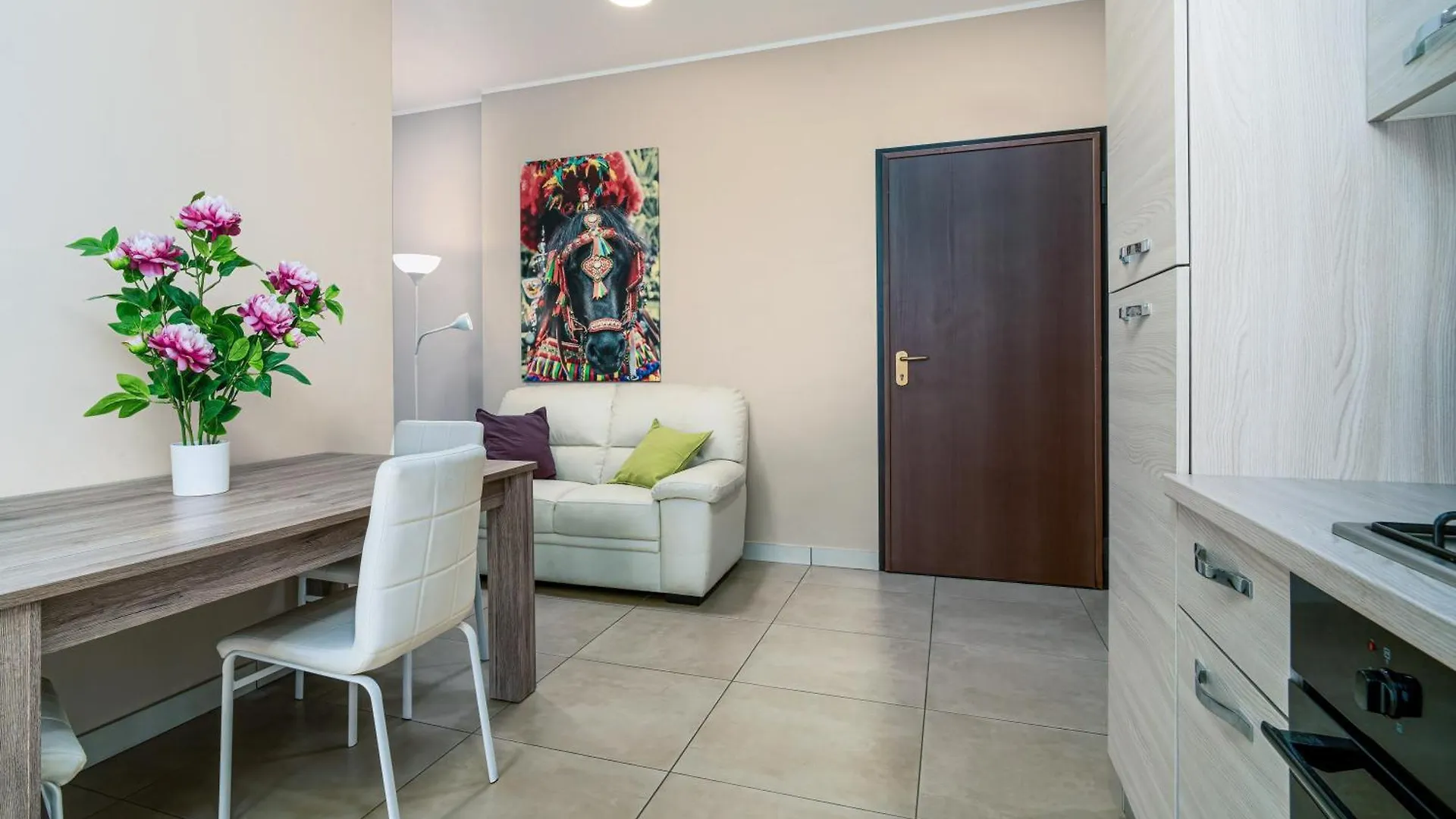 Apartment Residence Palazzo Dei Delfini By Receptio Catania Italy